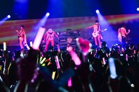 DISH//「D//PINK」東京・中野サンプラザホール公演の様子。