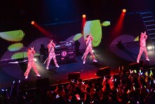 DISH//「D//PINK」東京・中野サンプラザホール公演の様子。