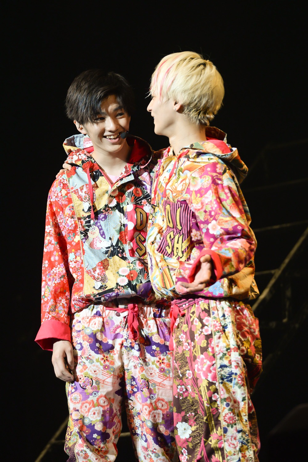 左からMASAKI、To-i。