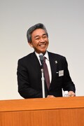 「カゴメの社風は自由闊達、あまり堅苦しいのは好きじゃない」と寺田社長。入社式は毎年夕方に行われ、新入社員は直後に行われる歓迎会で上司と酒を飲みながら交流をはかるという。