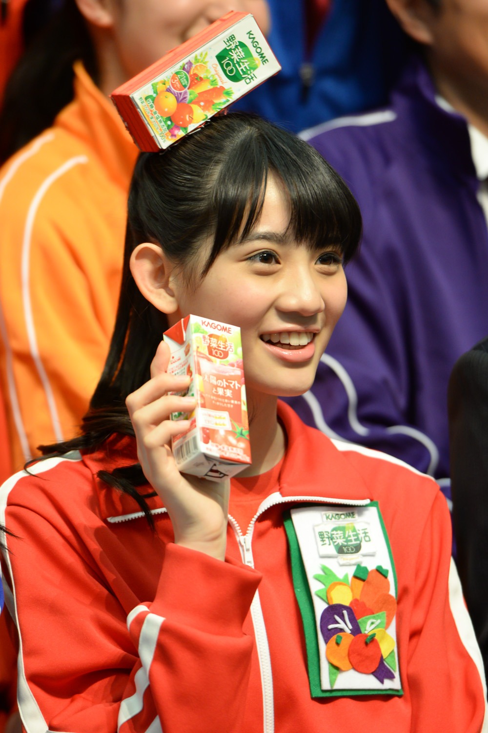 秋本帆華