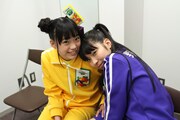 伊藤千由李（左）と大黒柚姫（右）。