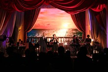 「いい日旅立ち」をデュエットする谷村新司と華原朋美。