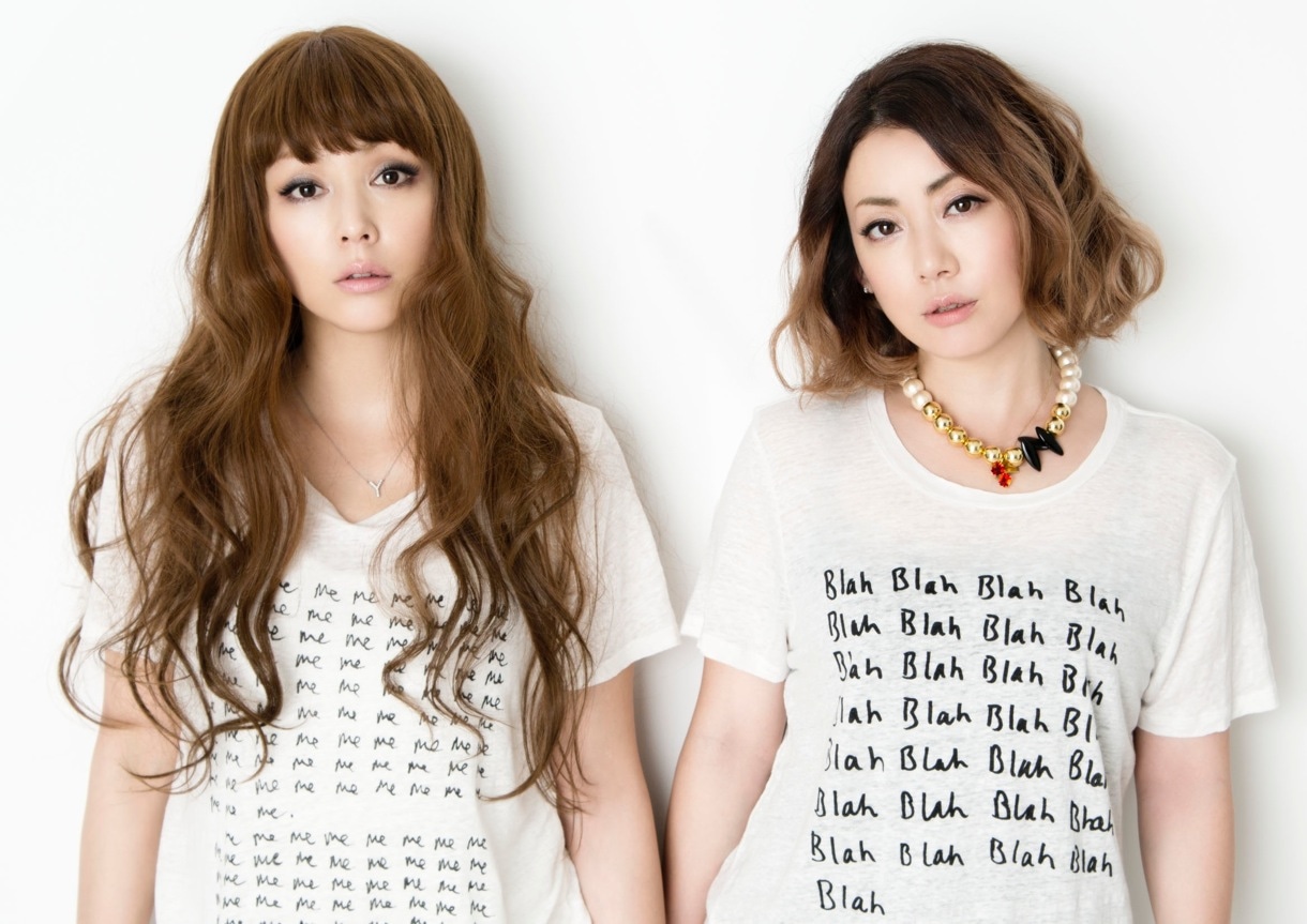 PUFFY。左が吉村由美。