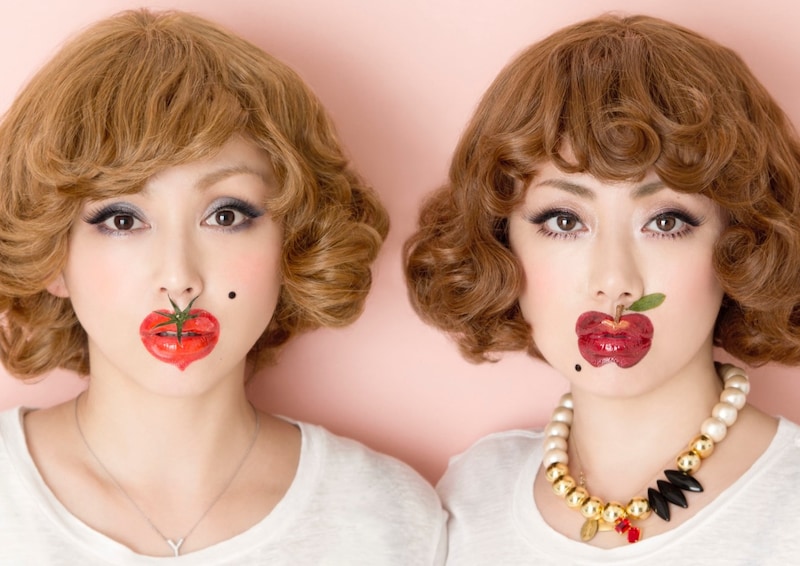 PUFFY。左が吉村由美。