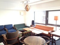 渋谷「カフェ・アプレミディ」店内の様子。