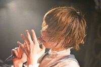 後藤まりこ「東高円寺 サーチ＆デストロイ」ライブの様子。