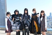 今週の人気の画像8位は「劇場版まどマギBD＆DVD発売で乃木坂46が実写CM出演」より、「劇場版 魔法少女まどか☆マギカ [新編] 叛逆の物語」テレビCMに出演する乃木坂46メンバー。左から生駒里奈、生田絵梨花、松村沙友理、白石麻衣、西野七瀬。