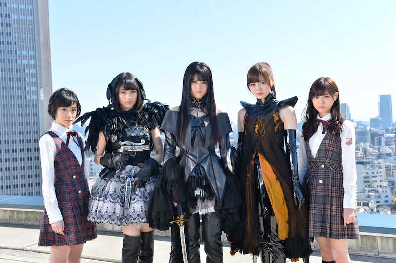 今週の人気の画像1位は「劇場版まどマギBD＆DVD発売で乃木坂46が実写CM出演」より、「劇場版 魔法少女まどか☆マギカ [新編] 叛逆の物語」テレビCMに出演する乃木坂46メンバー。左から生駒里奈、生田絵梨花、松村沙友理、白石麻衣、西野七瀬。