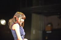 「浦谷はるな生誕祭」にゲスト出演した小桃音まい。