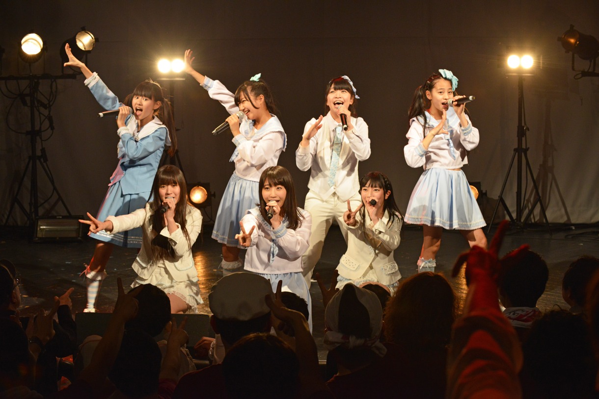 「浦谷はるな生誕祭」にゲスト出演したTokyo Cheer(2) Partyのライブの様子。