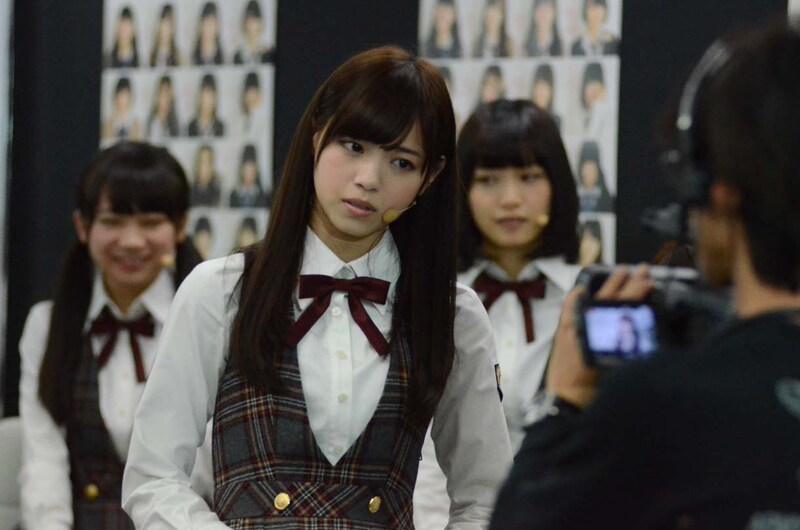 カメラに向かって告白する西野七瀬。