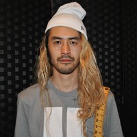 アパレルブランド「スピンズ」のディレクター・GODきょうへい。