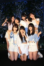 東京・ダイバーシティ東京プラザフェスティバル広場にて「Sakuraホライズン」発売記念イベントを行ったアイドリングNEO。