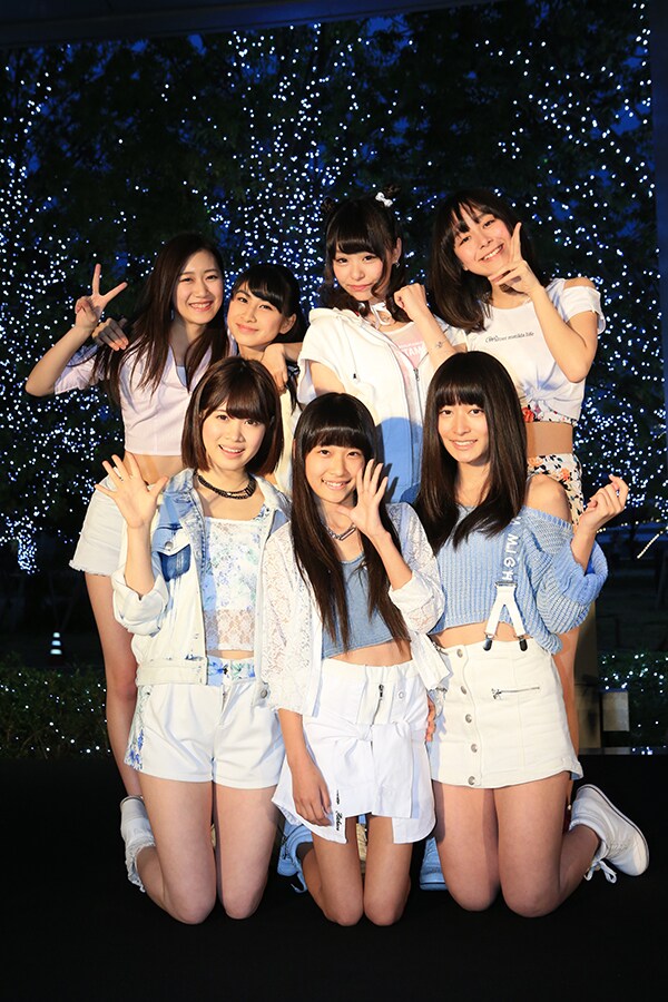 東京・ダイバーシティ東京プラザフェスティバル広場にて「Sakuraホライズン」発売記念イベントを行ったアイドリングNEO。