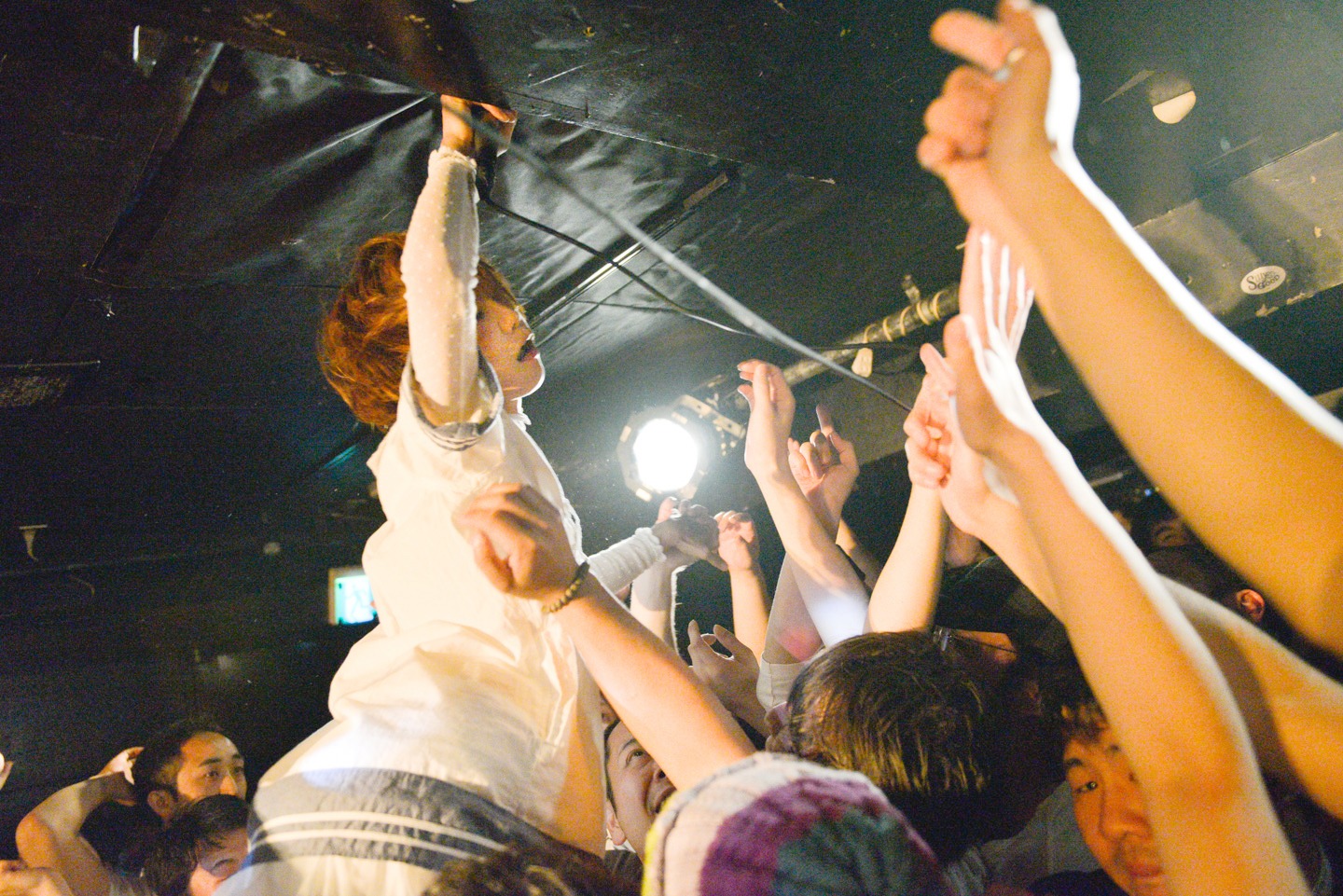 後藤まりこ「東高円寺 サーチ＆デストロイ」ライブの様子。