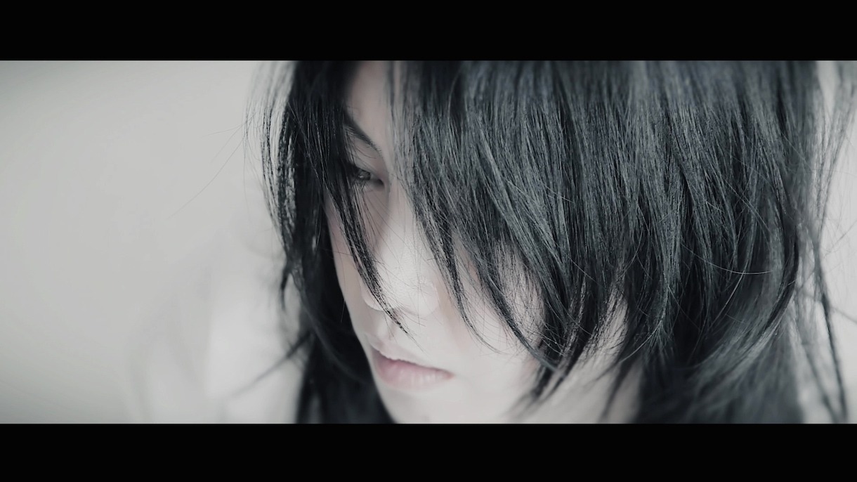 sukekiyo「in all weathers」PVのワンシーン。