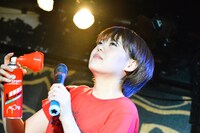 酸素を吸引するMegu。