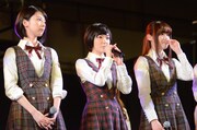 橋本奈々未、生駒里奈、松村沙友理(左から)。