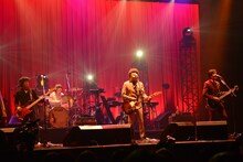 「the pillows 25th Anniversary NEVER ENDING STORY "Do You Remember The 2nd Movement?"」東京公演の様子。