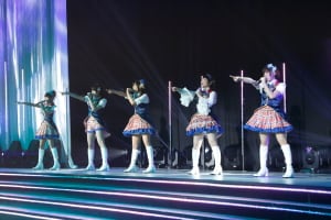 青木瑠璃子、福原綾香、洲崎綾、内田真礼、早見沙織の“クール”属性チーム。