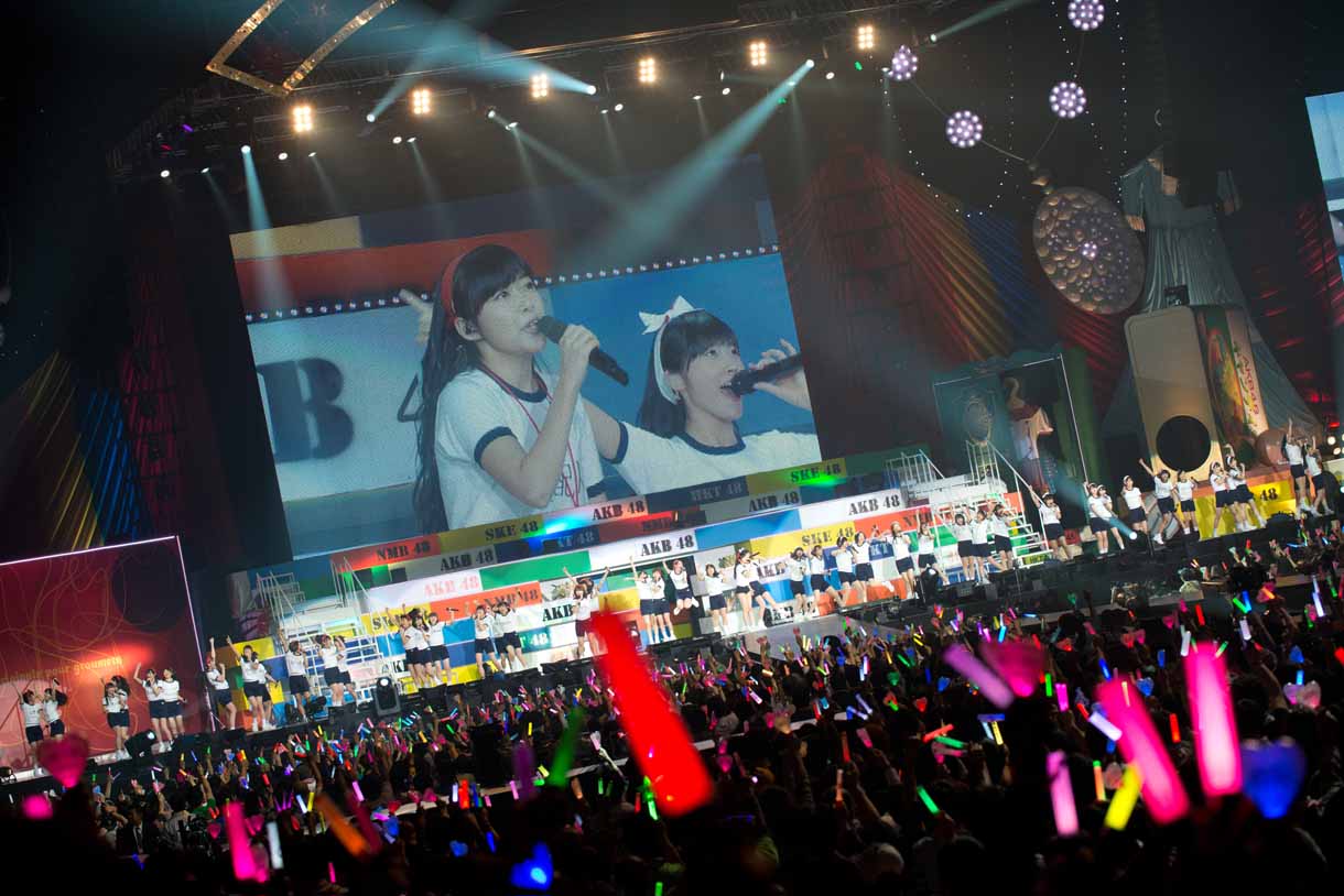 「AKB48グループ春コンinさいたまスーパーアリーナ ～思い出は全部ここに捨てていけ！～」HKT48単独公演の様子。