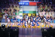 「AKB48リクエストアワーセットリストベスト200 2014」夜の部の様子。(c)AKS