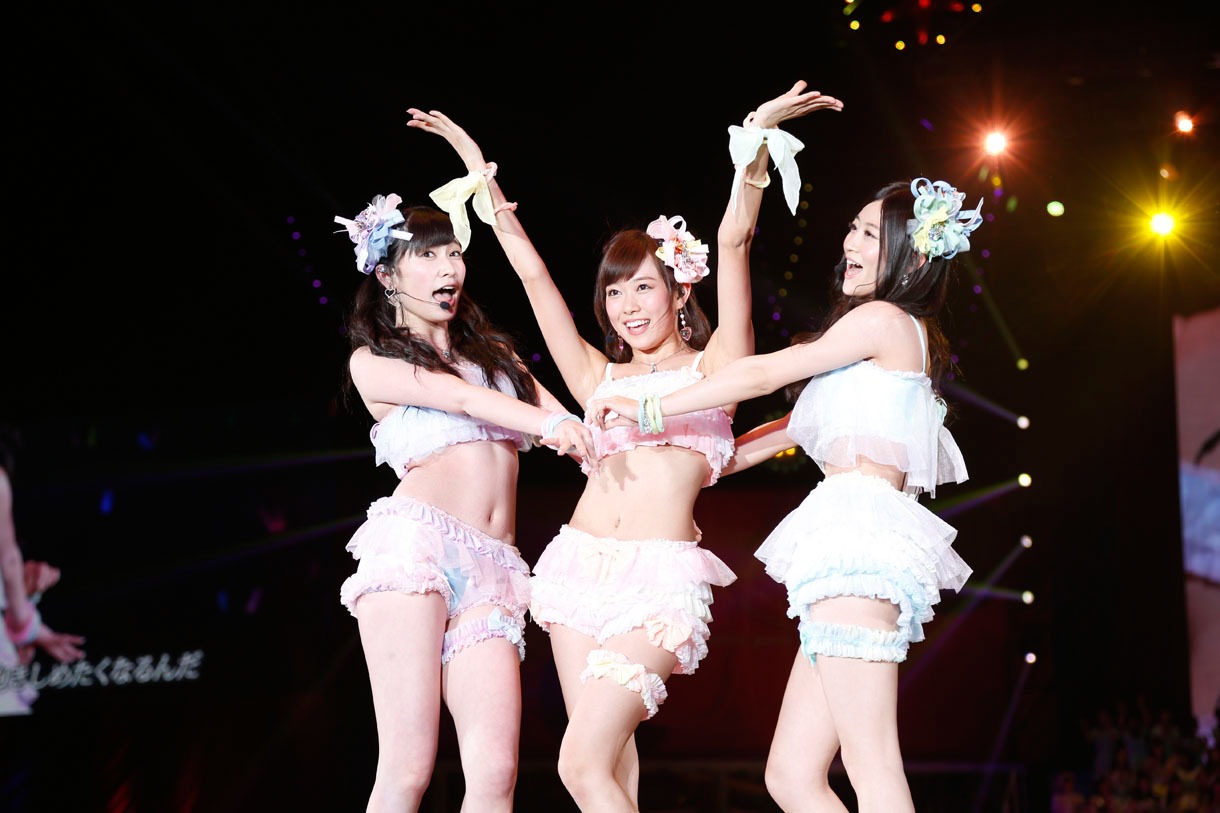 「AKB48リクエストアワーセットリストベスト200 2014」夜の部の様子。(c)AKS