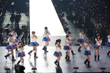 「AKB48リクエストアワーセットリストベスト200 2014」夜の部の様子。(c)AKS