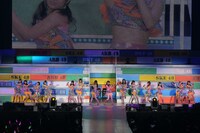 「AKB48リクエストアワーセットリストベスト200 2014」夜の部の様子。(c)AKS