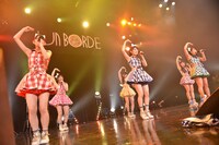 東京公演第1部「江戸むらさき（仮）」の様子。