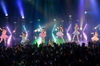 東京公演第1部「江戸むらさき（仮）」の様子。