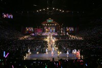 「AKB48リクエストアワーセットリストベスト200 2014」夜の部の様子。(c)AKS