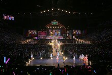 「AKB48リクエストアワーセットリストベスト200 2014」夜の部の様子。(c)AKS