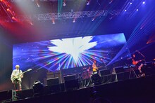 「BUMP OF CHICKEN TOUR "WILLPOLIS 2014"」千葉・幕張メッセ国際展示場9～11ホール公演の様子（写真は4月5日公演）。 （撮影：古渓一道）