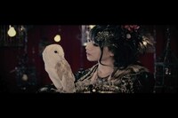 水樹奈々「アパッショナート」ビデオクリップのワンシーン。