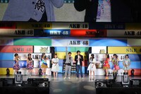 大喜利コーナーの様子。 (c)AKS