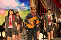 さだまさしとももいろクローバーZ。