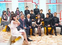 三代目 J Soul Brothers、谷村新司、華原朋美、さだまさし、ももいろクローバーZ、草なぎ剛（SMAP）、加藤綾子アナウンサーによるトークの様子。