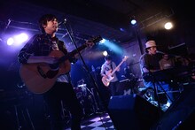 「PREMIUM LIVE SERIES 2014 "THE DREAM MATCH#1"」よりスキマスイッチのライブの様子。