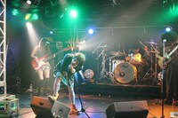 バックドロップシンデレラのスタジオライブの様子。