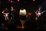 バックドロップシンデレラのスタジオライブの様子。