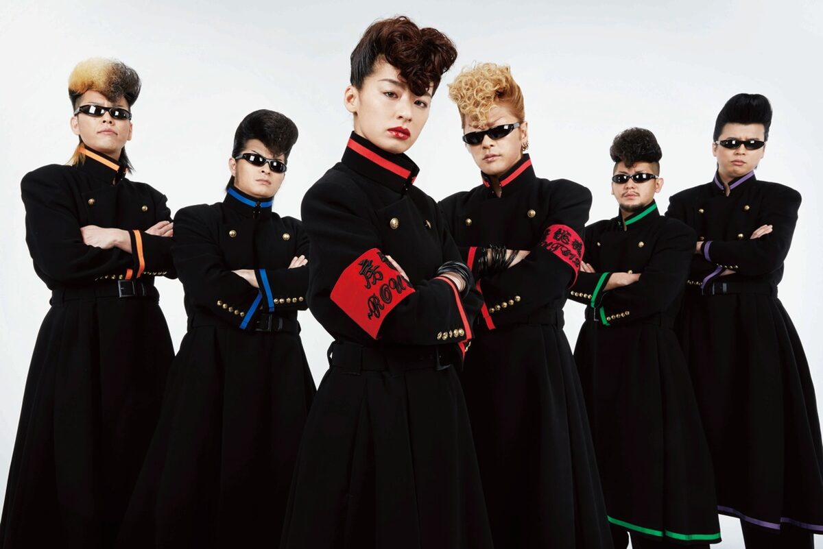 氣志團ジャケに 喧嘩上等 な学ラン リーゼント尾野真千子 音楽ナタリー