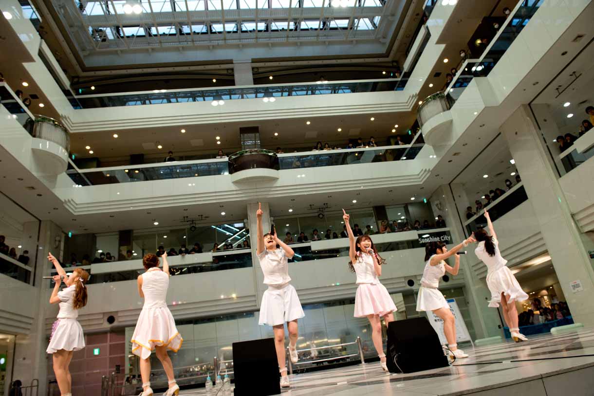 愛乙女★DOLL「High Jump!!」リリースイベントの様子。