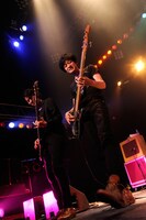 左から林幸治（TRICERATOPS / B）、金戸覚（GRAPEVINE / B）。（撮影：松木雄一）