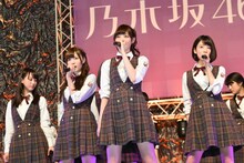 左から松井玲奈、白石麻衣、西野七瀬、橋本奈々未。