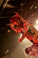 HIKARU.（Vo）（撮影：江隈麗志）