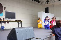 サプライズ発表直前の様子。