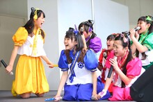 レギュラー番組がスタートすることに驚くたこやきレインボー。