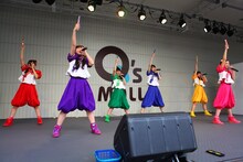 大阪・あべのキューズモールで行われた、たこやきレインボー「『なにわのはにわ』レインボーツアーアンコール」の様子。